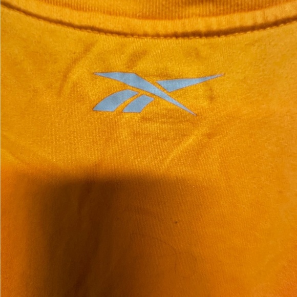 Reebok Orange Short Sleeve Tee Relaxed Fit Play Dry - Picture 3 of 6